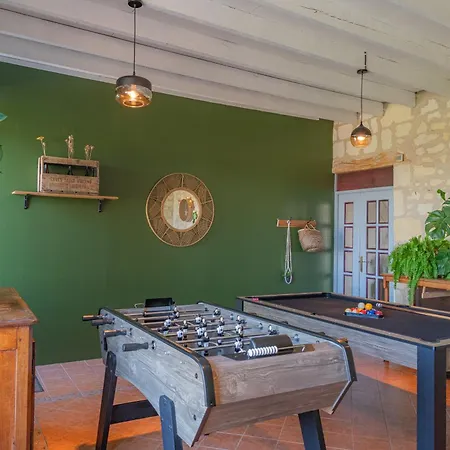 Prázdninový dům Lunaben-maison En Pierres Avec Piscine Doué-la-Fontaine